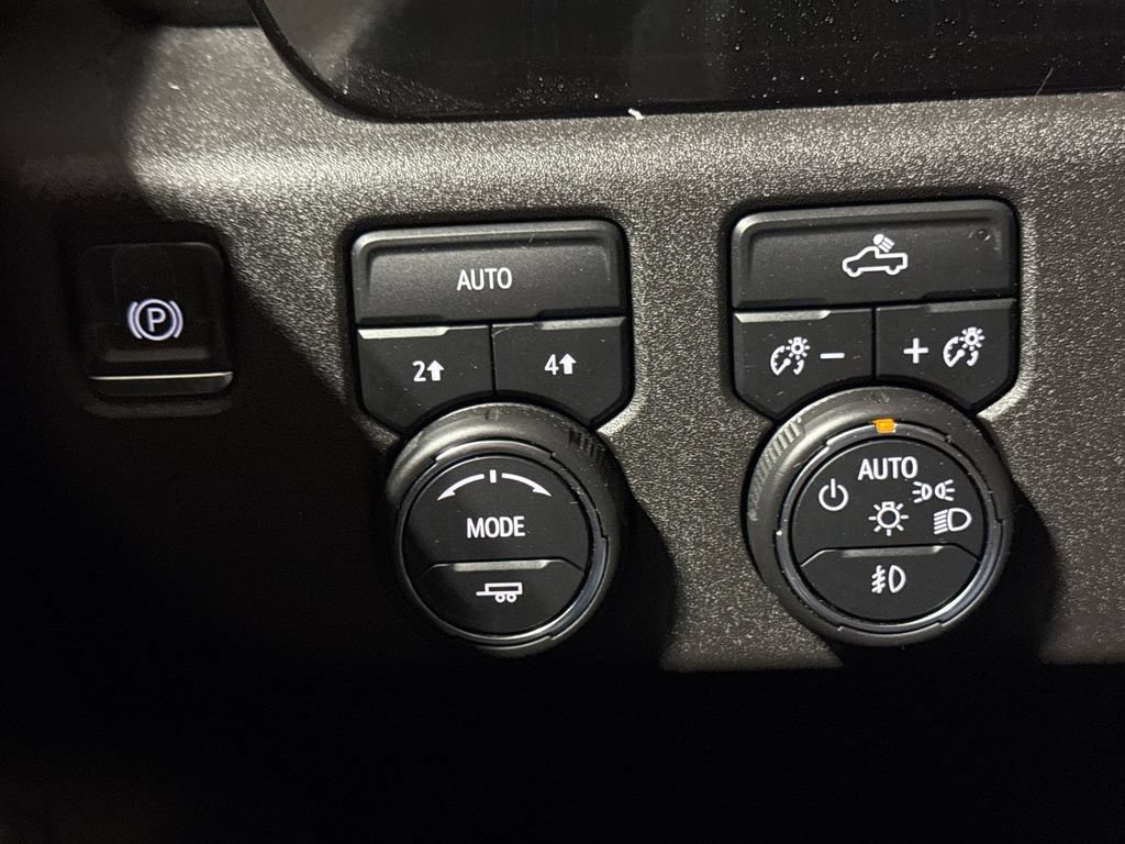 Used 2022 Chevrolet Silverado 1500 RST w/ Protection Package AWD/4WD image 19