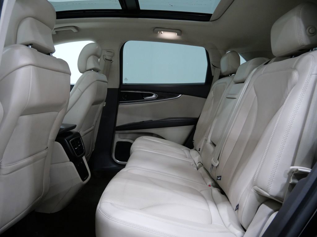 Used 2018 Lincoln MKX Reserve w/ Driver Assistance Package image 25