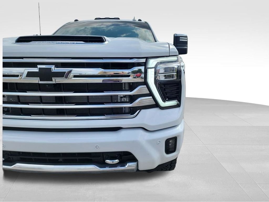 Used 2026 Chevrolet Silverado 3500 High Country w/ High Country Premium Package image 9
