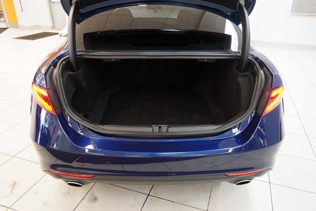 Used 2018 Alfa Romeo Giulia AWD image 12