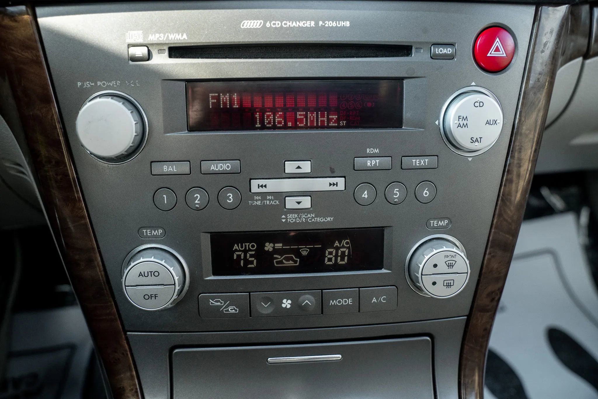 Used 2009 Subaru Outback 3.0R Limited image 21