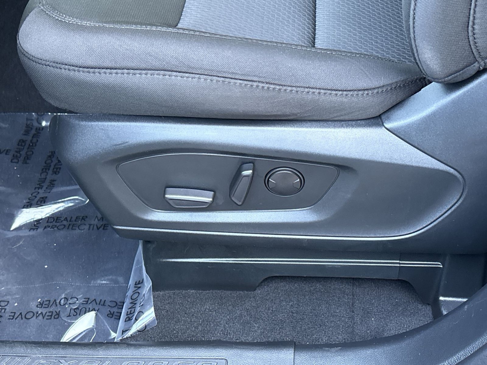 Used 2023 Ford Explorer XLT AWD/4WD image 14