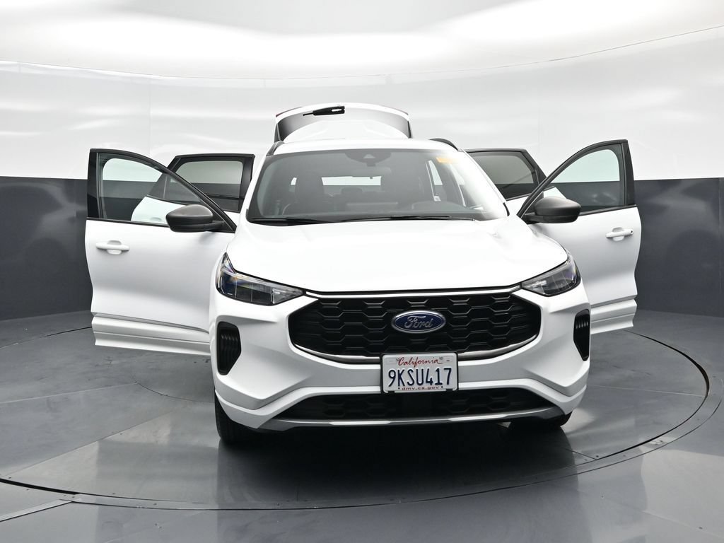 Certified 2023 Ford Escape ST-Line w/ Tech Pack #1 AWD/4WD image 27