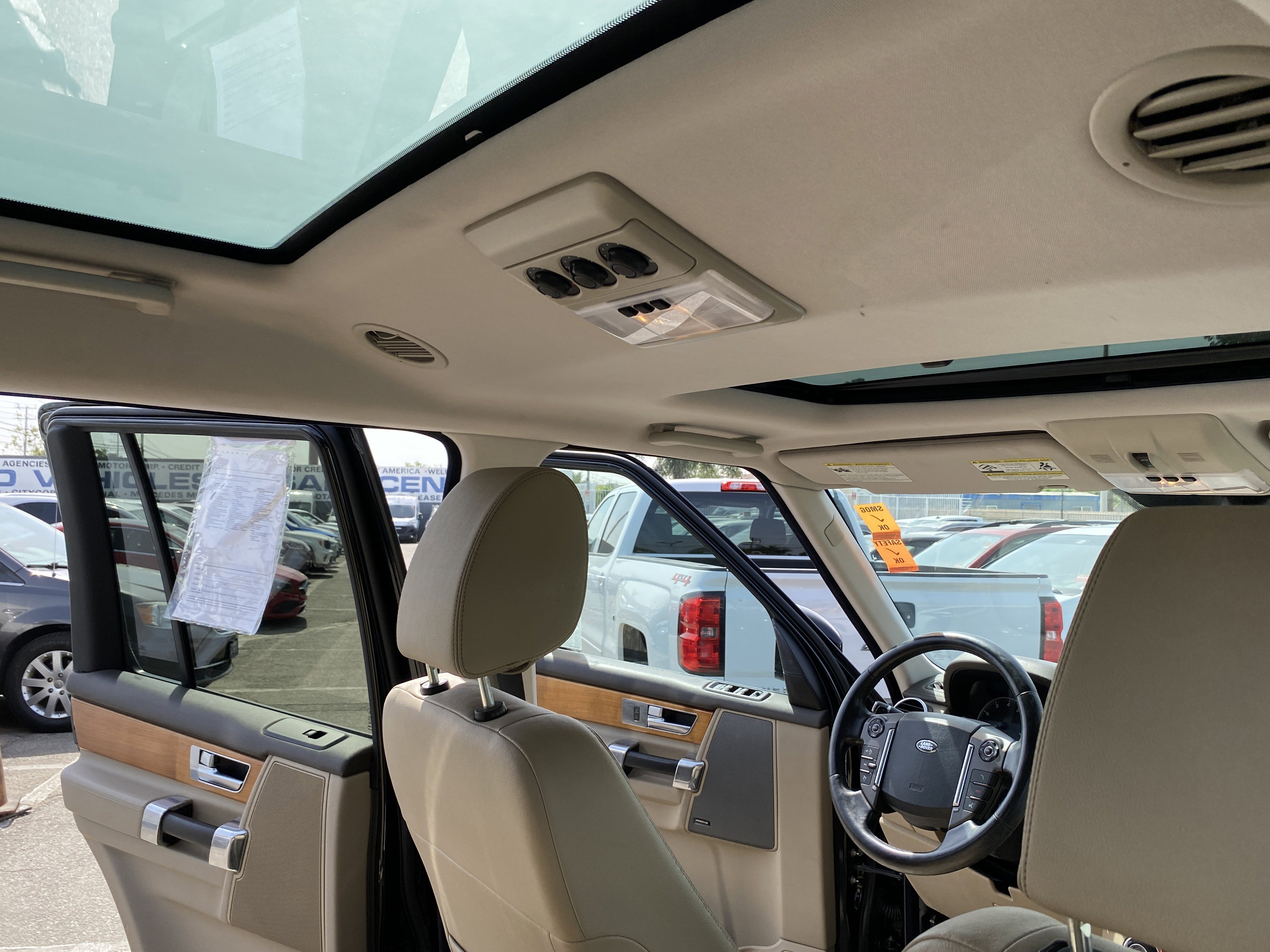 Used 2014 Land Rover LR4 HSE image 25