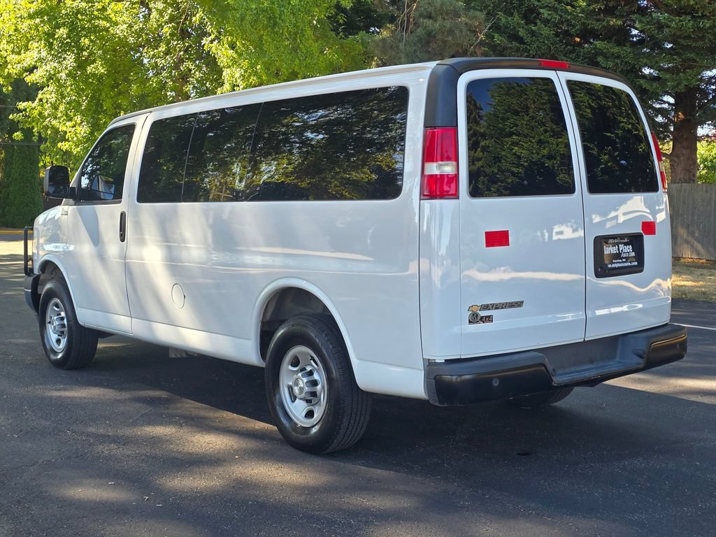 Used 2017 Chevrolet Express 2500 LS RWD image 4