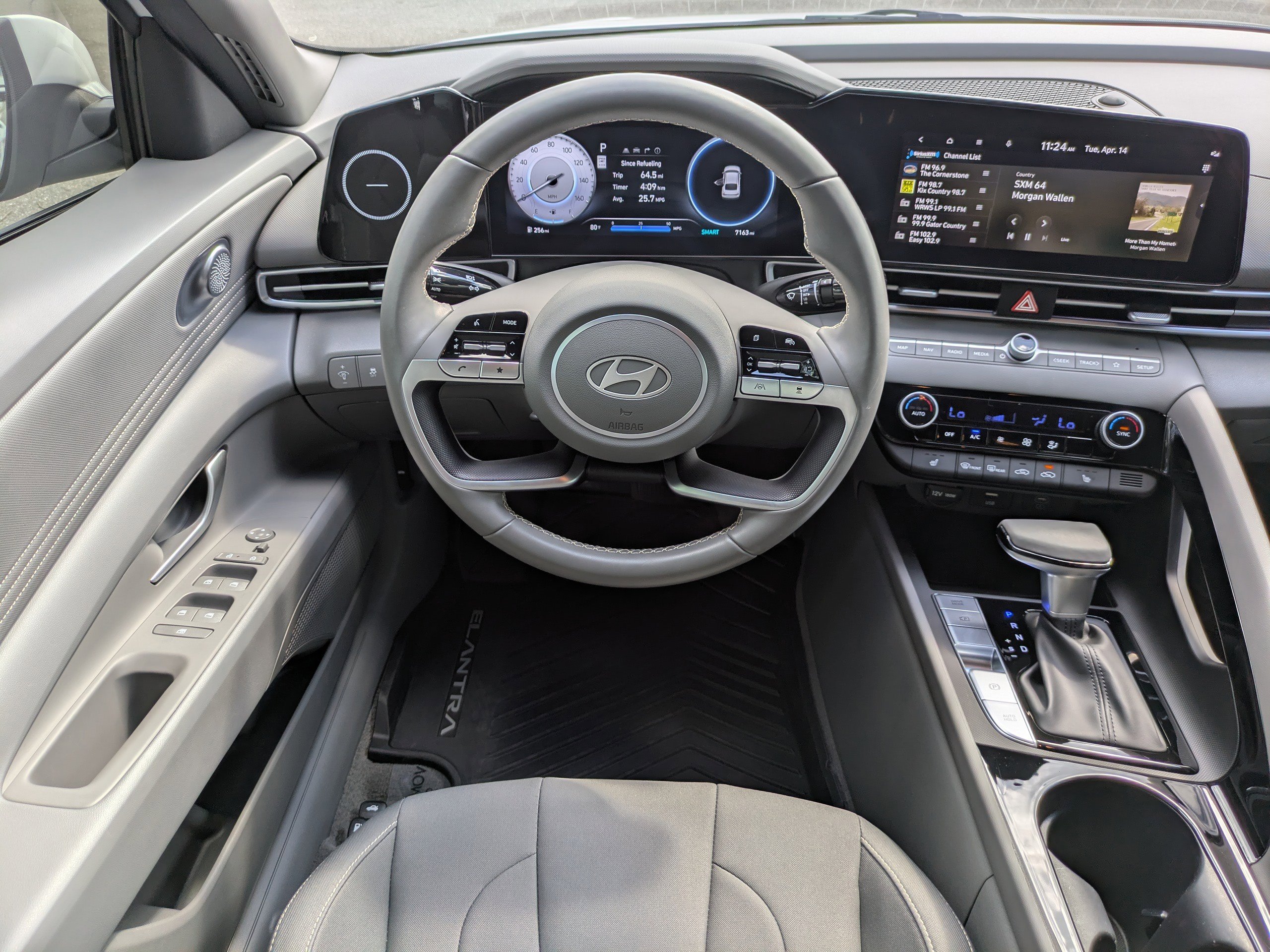 Used 2025 Hyundai Elantra SEL image 16