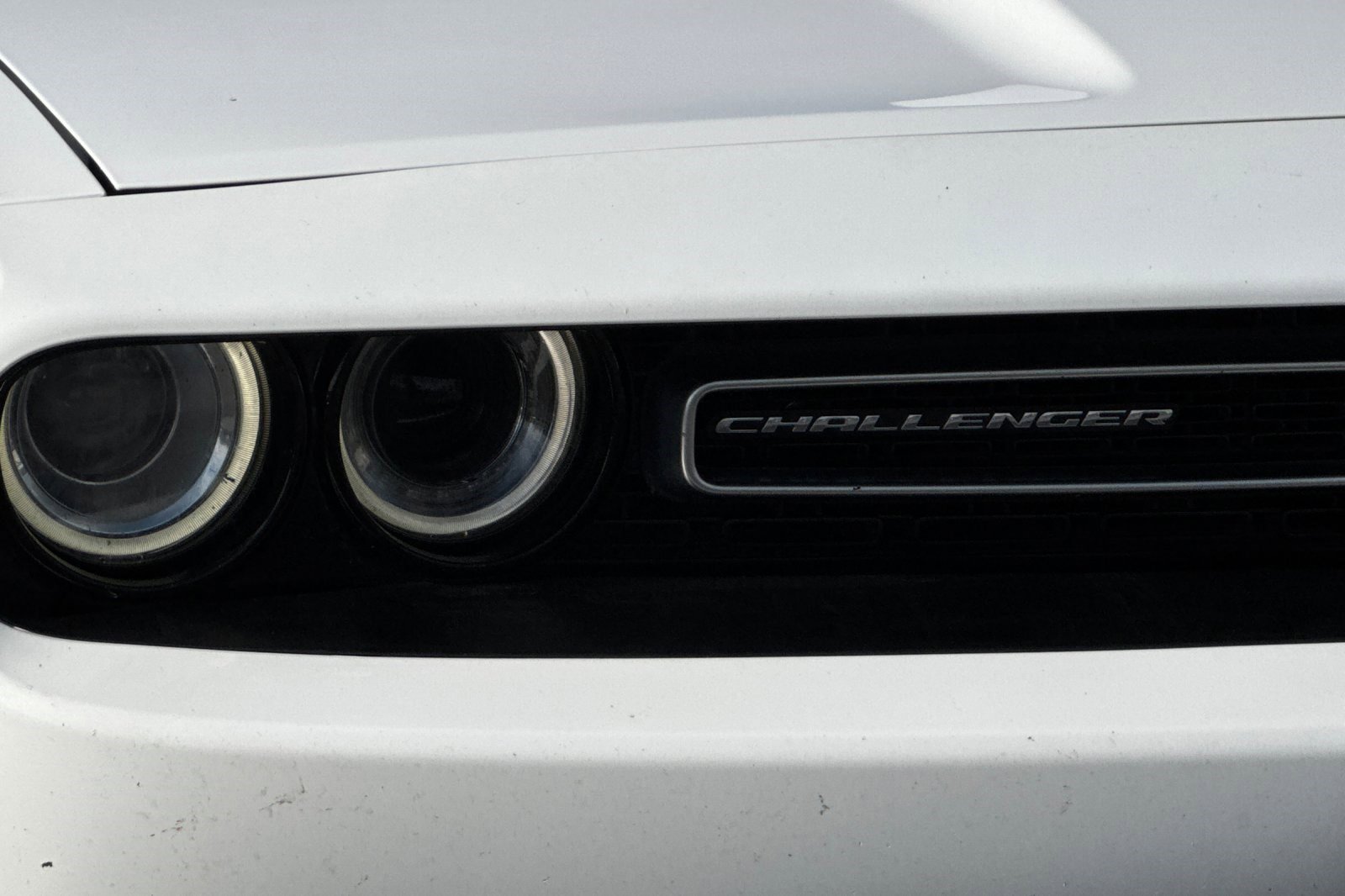 Used 2015 Dodge Challenger SXT image 10