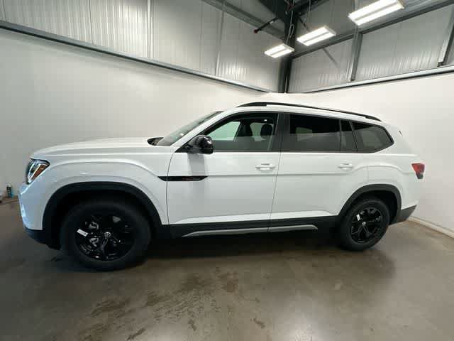 New 2026 Volkswagen Atlas Peak Edition AWD/4WD image 2