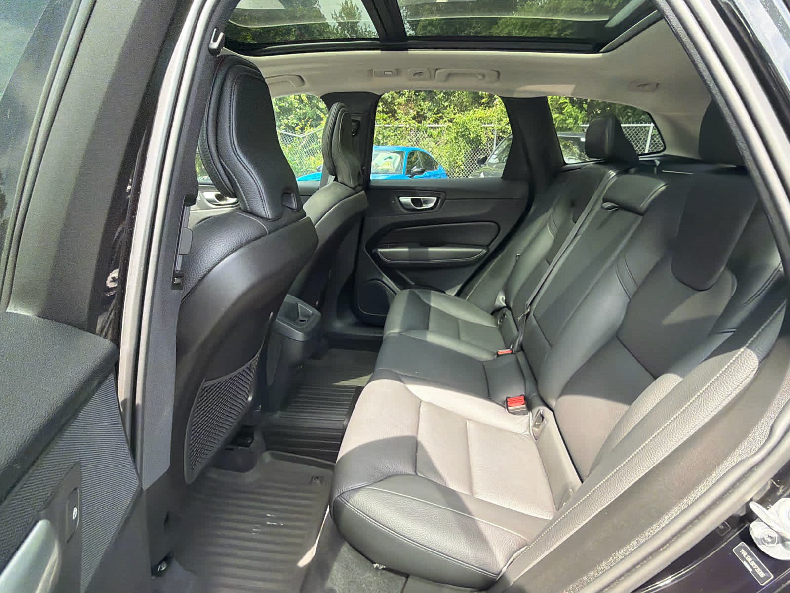 Used 2024 Volvo XC60 B5 Plus w/ Protection Package Premier AWD/4WD image 23