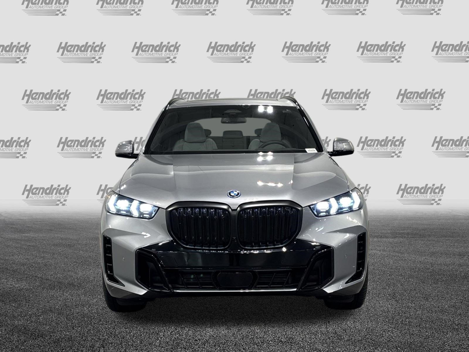 New 2026 BMW X5 xDrive50e w/ M Sport Package AWD/4WD image 2