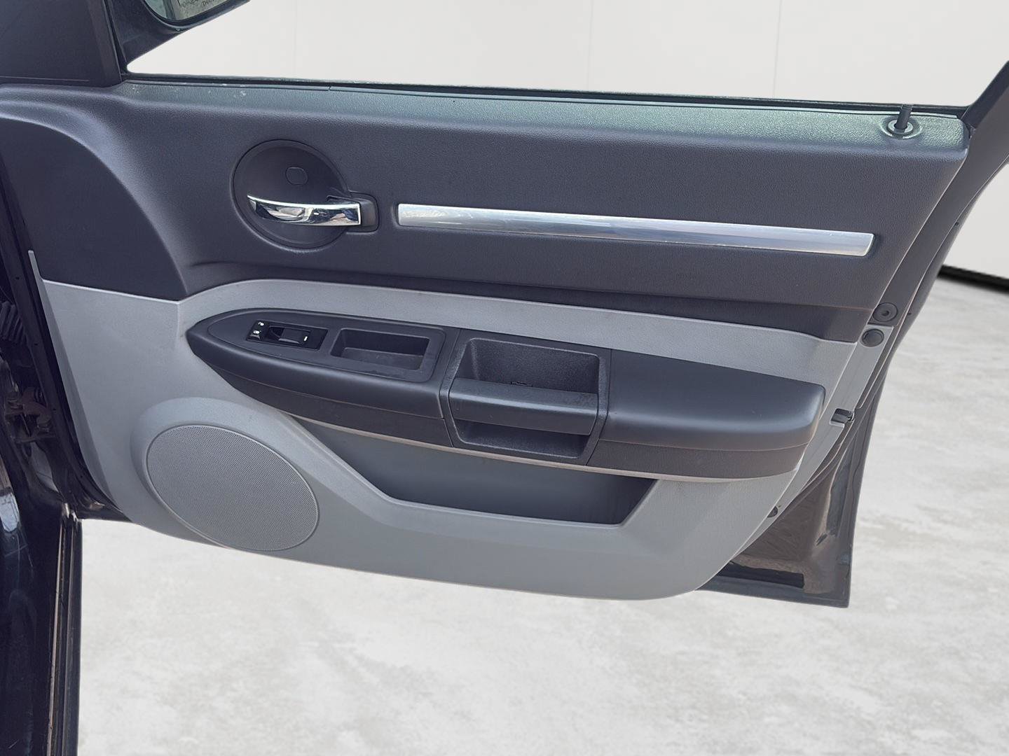 Used 2010 Dodge Charger SXT RWD image 22
