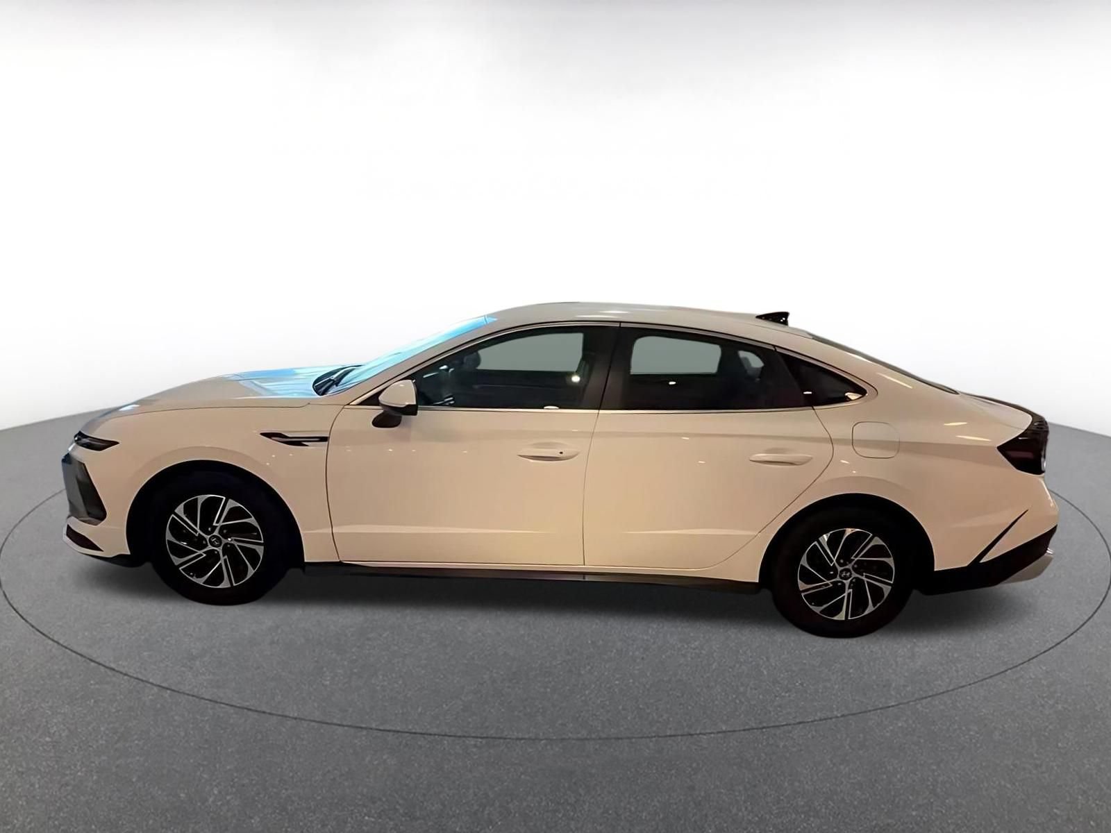 Used 2026 Hyundai Sonata Blue FWD image 10
