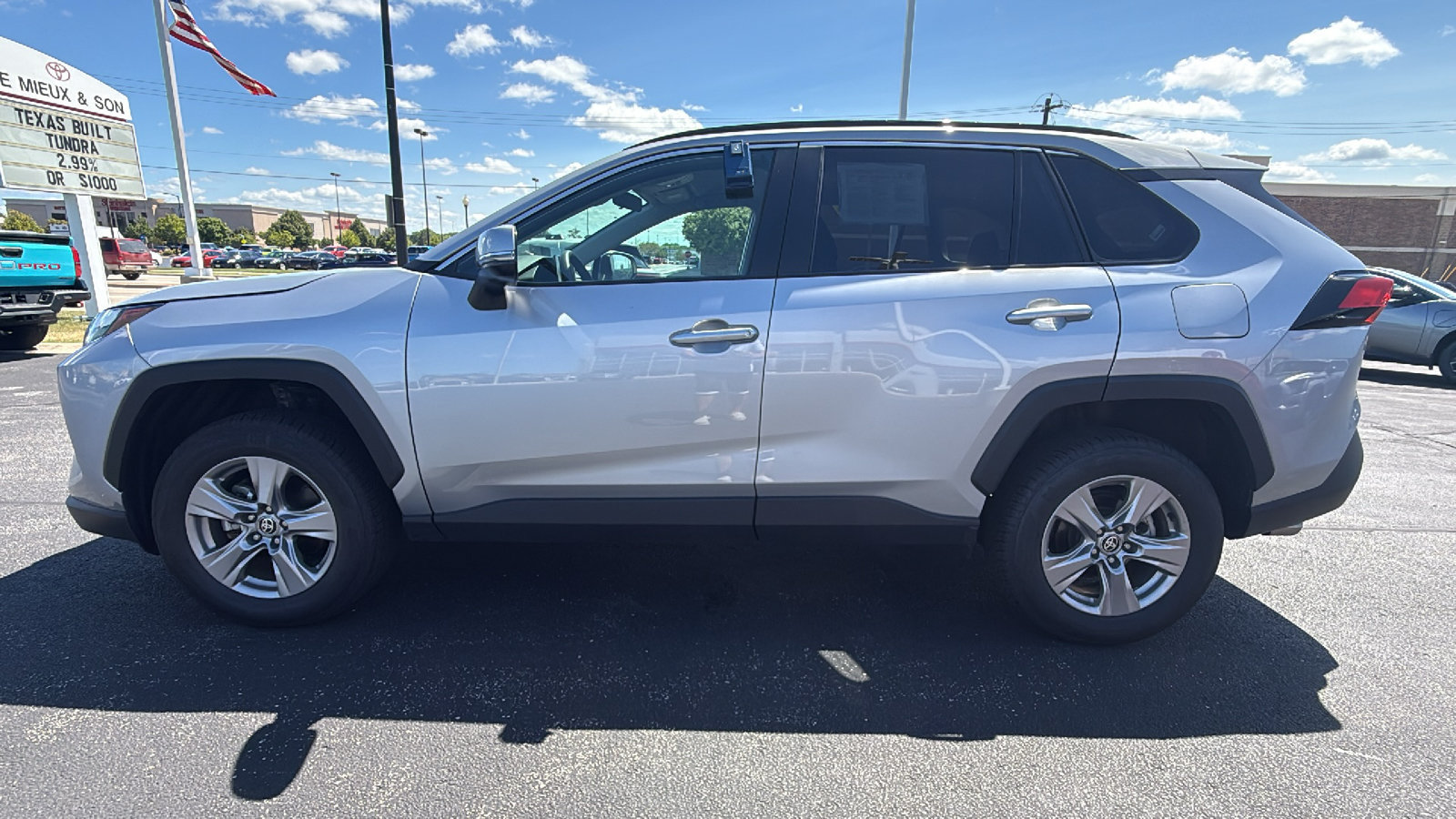 Certified 2025 Toyota RAV4 XLE AWD/4WD image 4