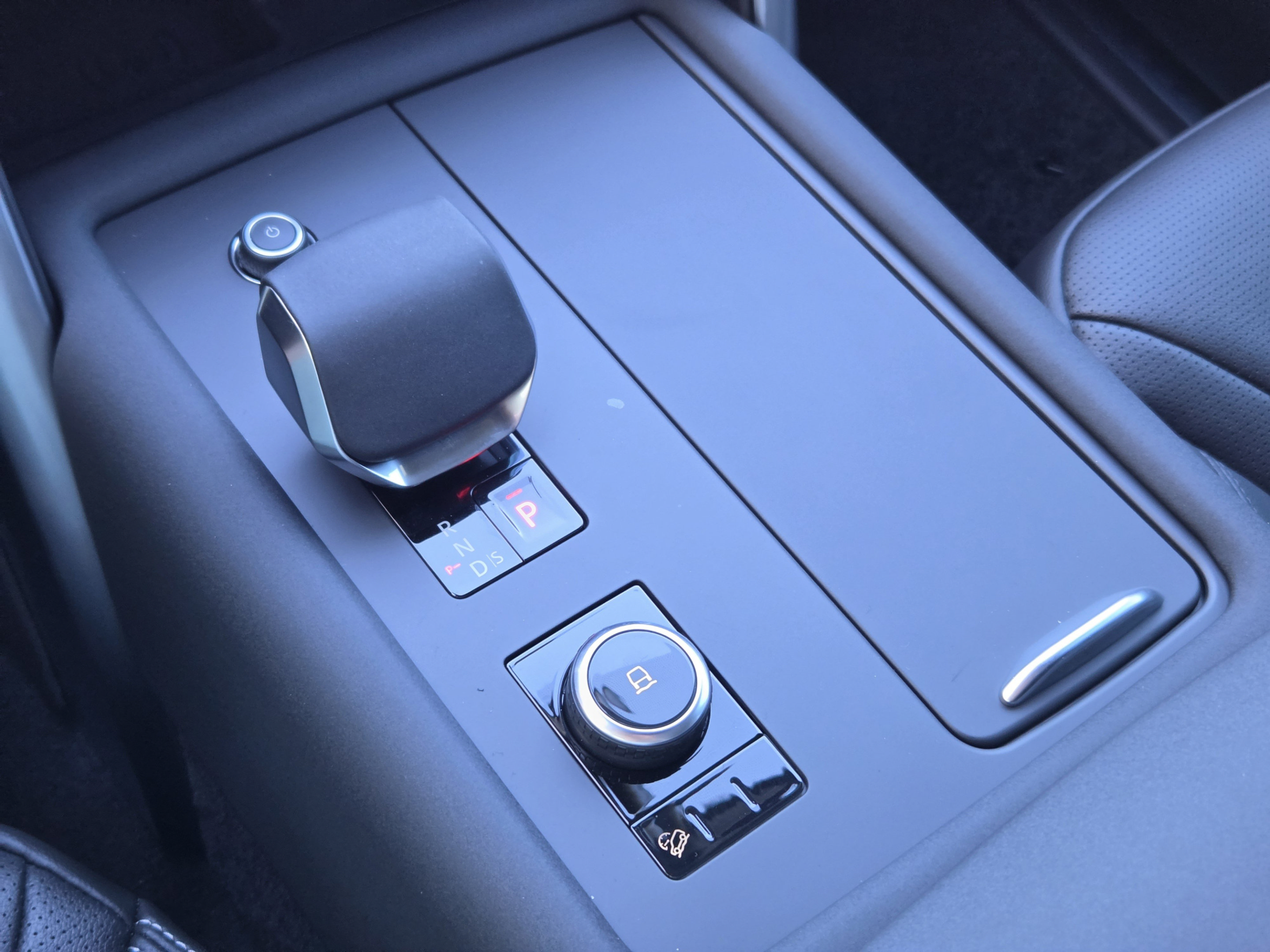 New 2026 Land Rover Discovery Dynamic SE AWD/4WD image 16