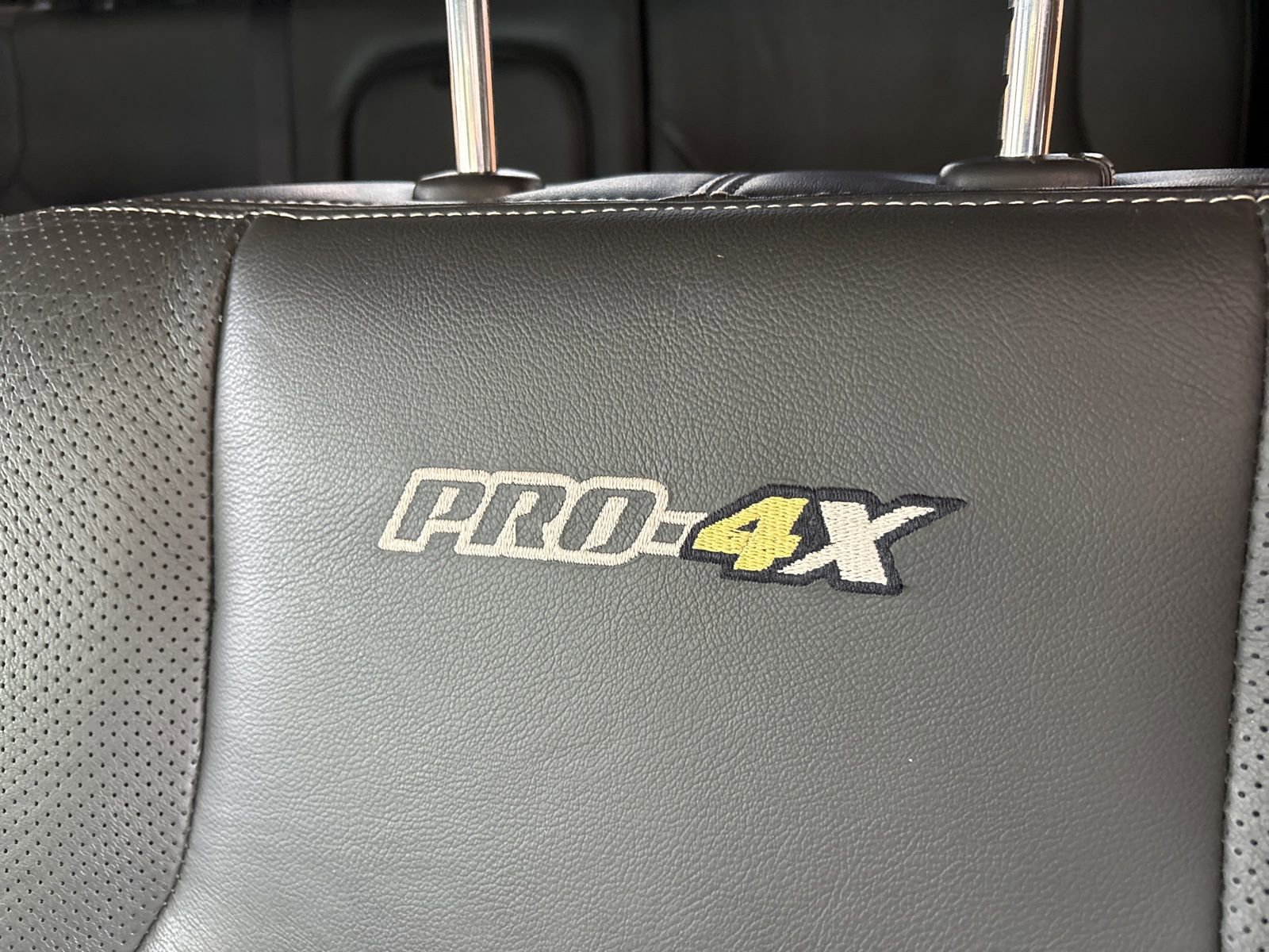 Used 2019 Nissan Frontier PRO-4X w/ Pro-4x Luxury Package image 15