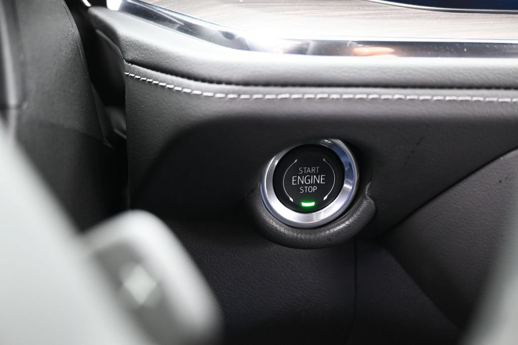 Used 2025 Chevrolet Suburban LT RWD image 35