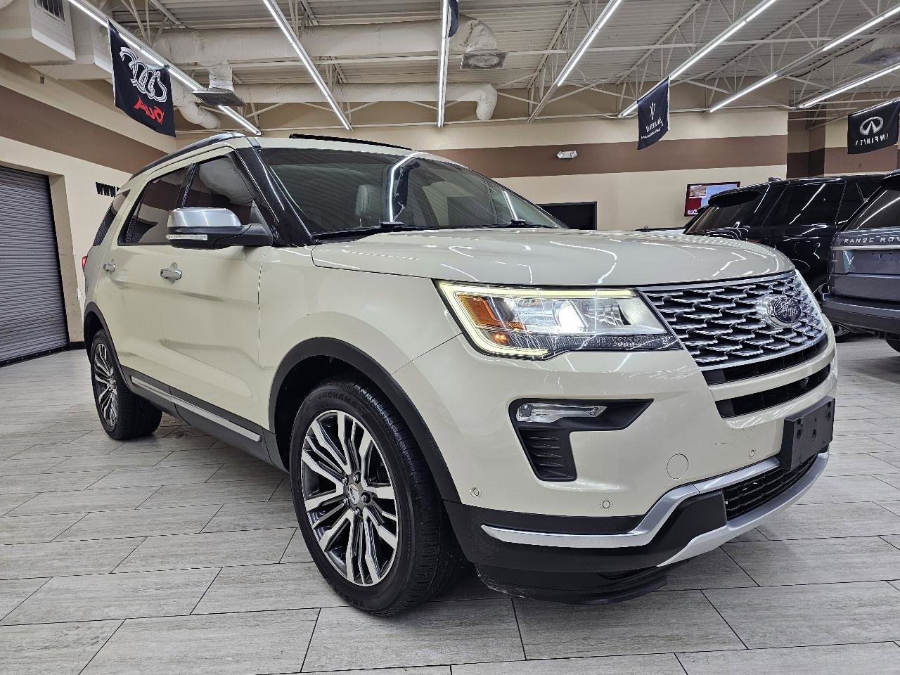 Used 2018 Ford Explorer Platinum image 4
