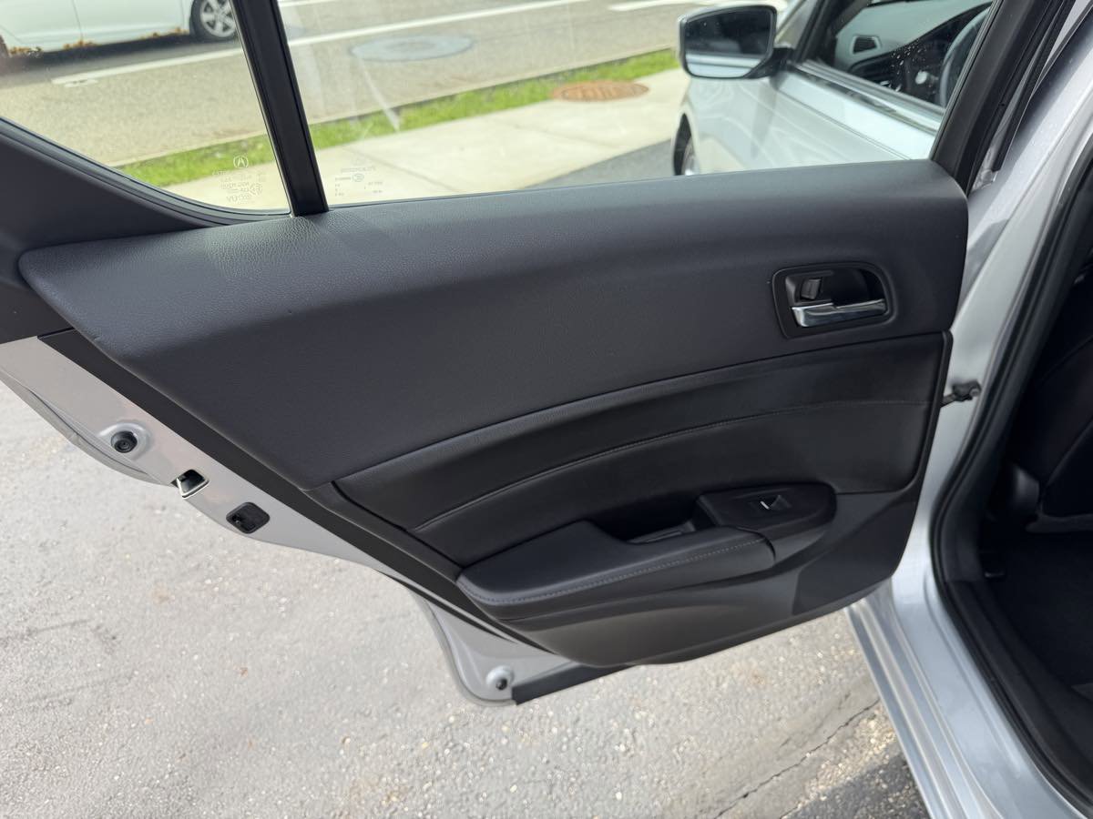 Used 2014 Acura ILX FWD image 12