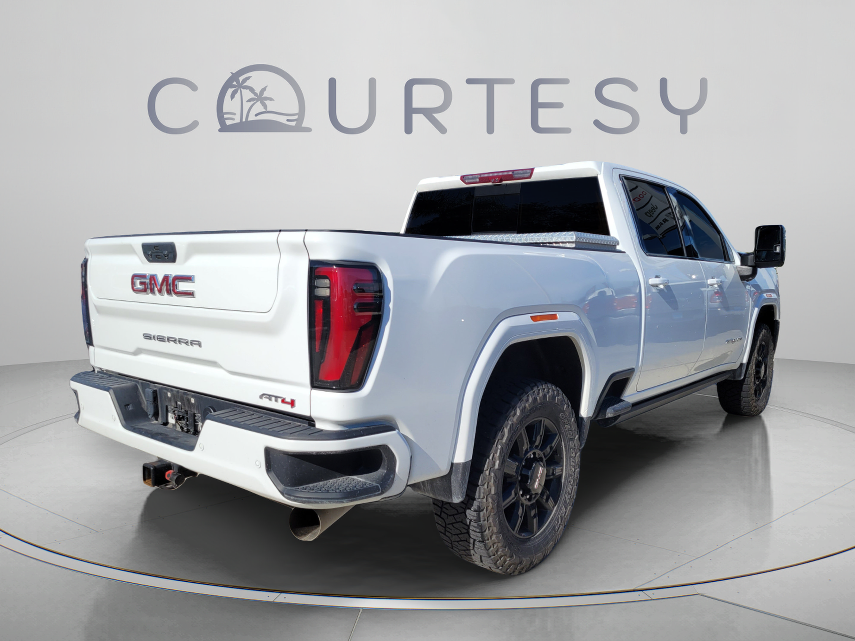 Used 2024 GMC Sierra 3500 AT4 w/ AT4 Premium Plus Package AWD/4WD image 3