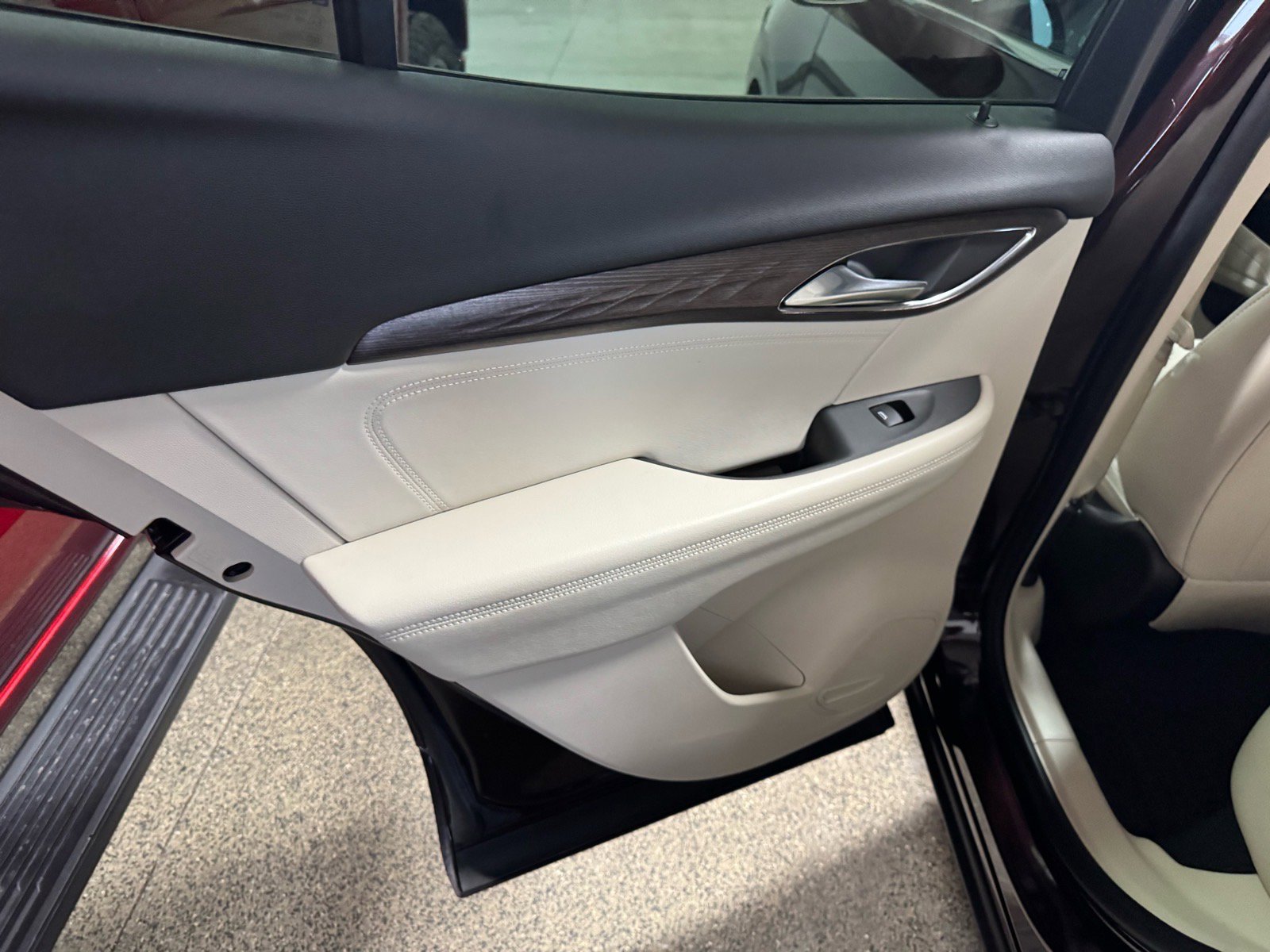 Certified 2023 Buick Envision Avenir image 10