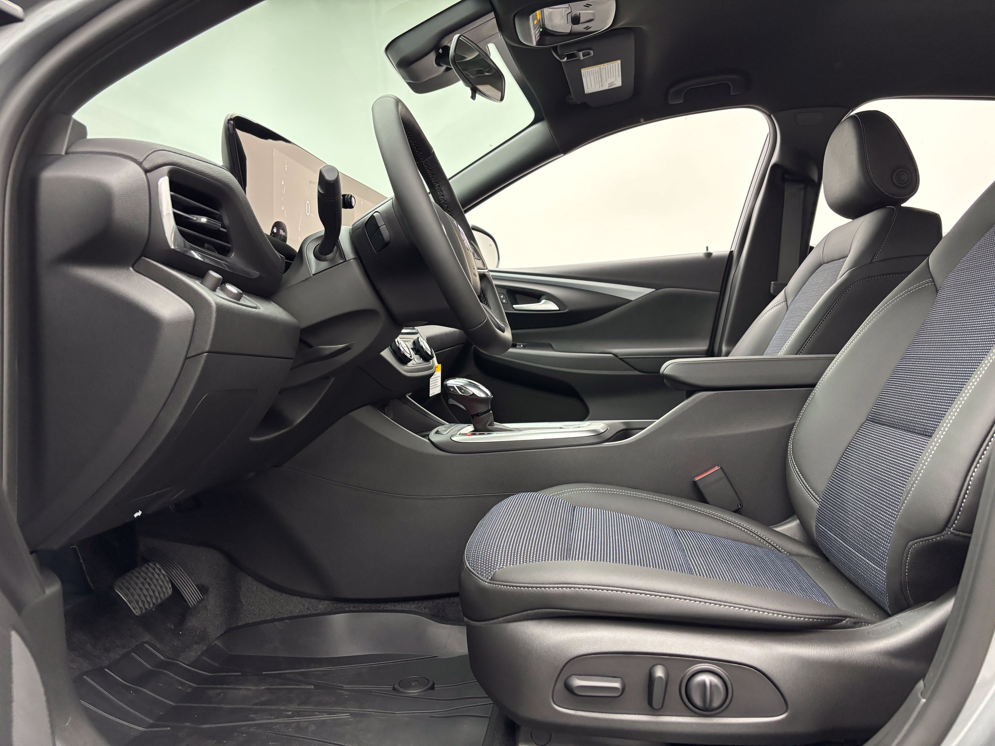 New 2026 Buick Envista Sport Touring w/ Convenience I Package FWD image 16