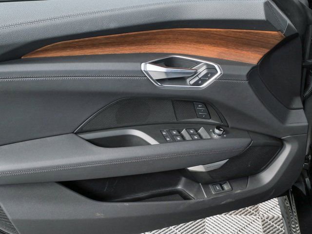 Used 2023 Audi e-tron GT Prestige w/ Prestige Package image 6