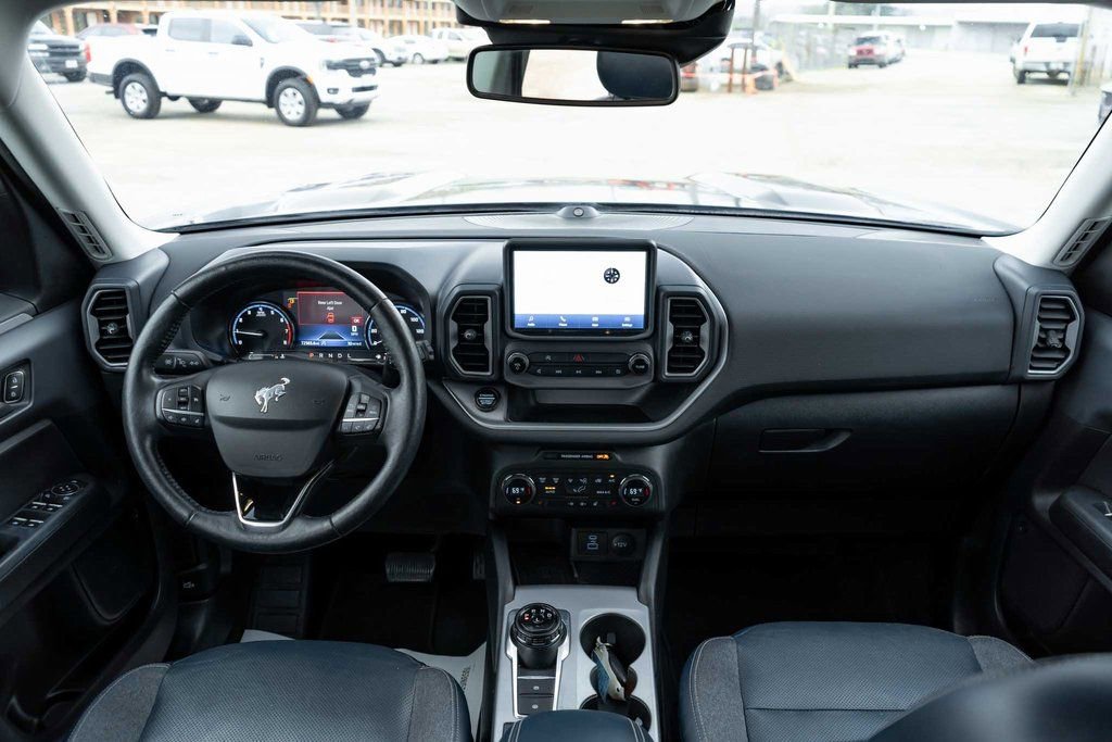 Used 2021 Ford Bronco Sport Outer Banks w/ Outer Banks Package (96D) image 14