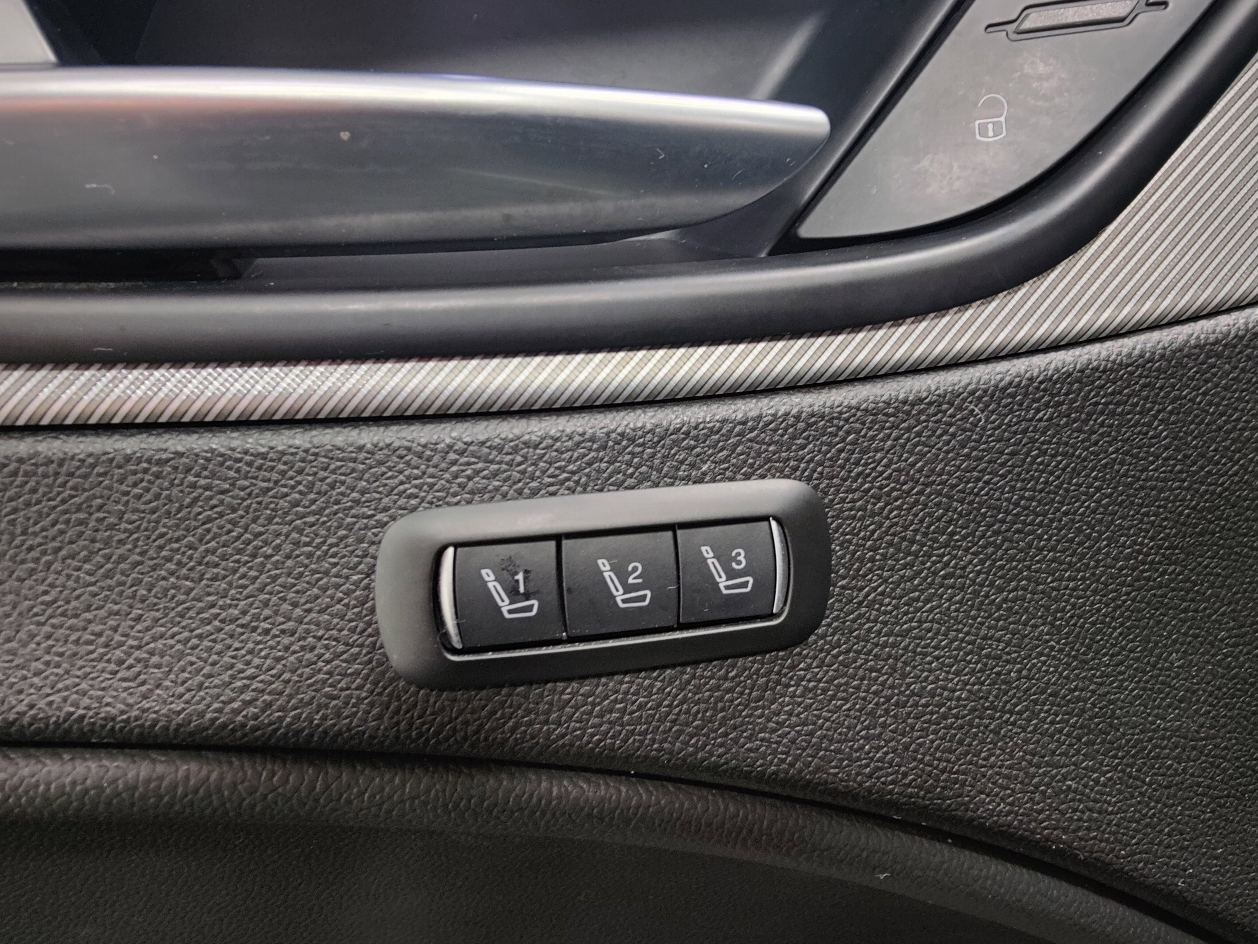 Certified 2024 Alfa Romeo Stelvio Veloce image 18