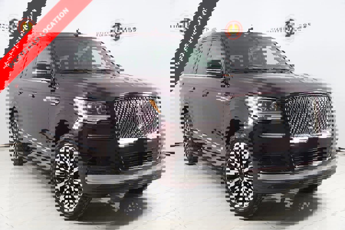 Used 2024 Lincoln Navigator L Reserve image 1