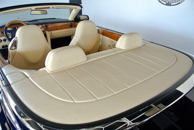 Used 2009 Bentley Azure image 25