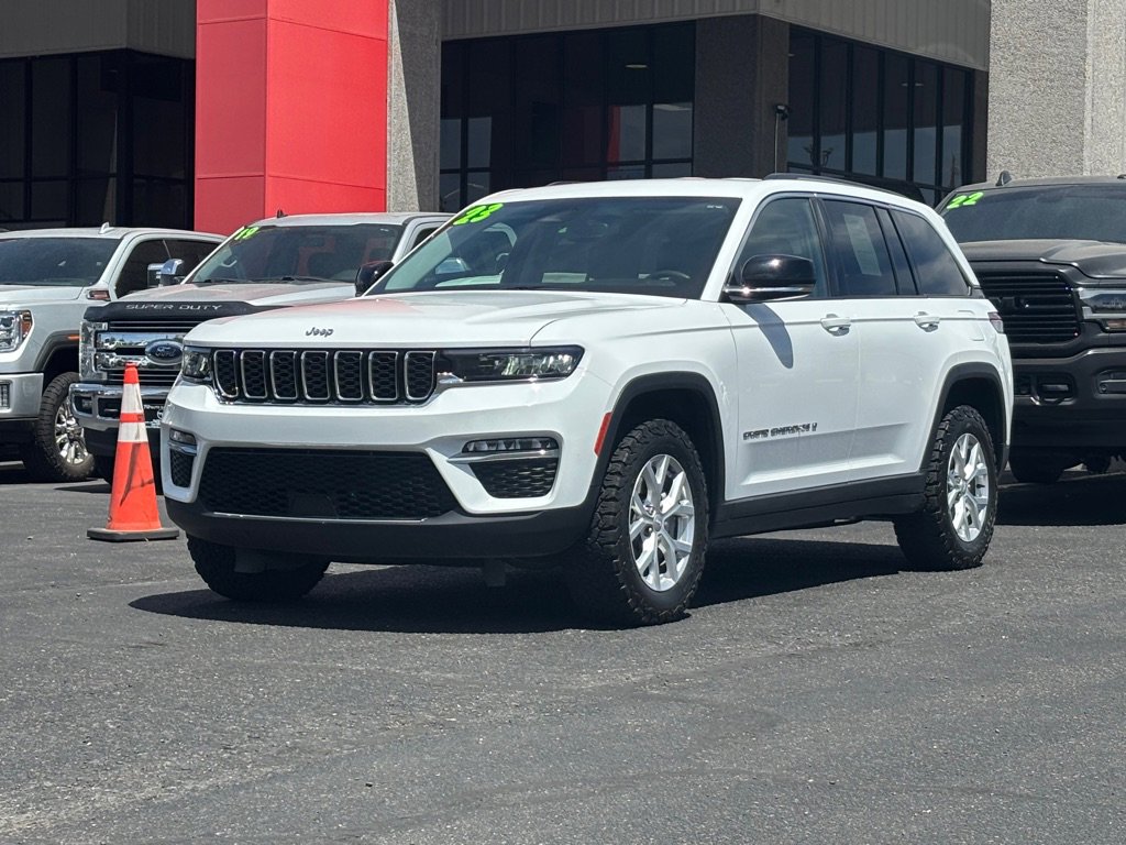 Used 2023 Jeep Grand Cherokee Limited w/ Trailer Tow Prep Group (B)