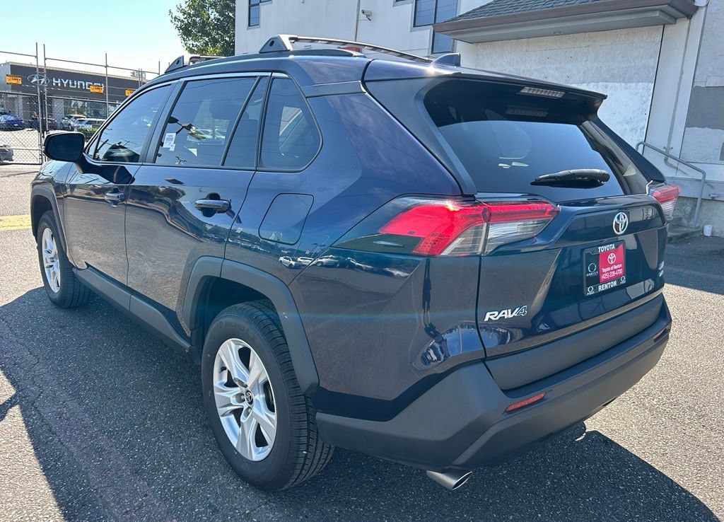 Certified 2021 Toyota RAV4 XLE w/ XLE Grade Weather Package AWD/4WD image 7