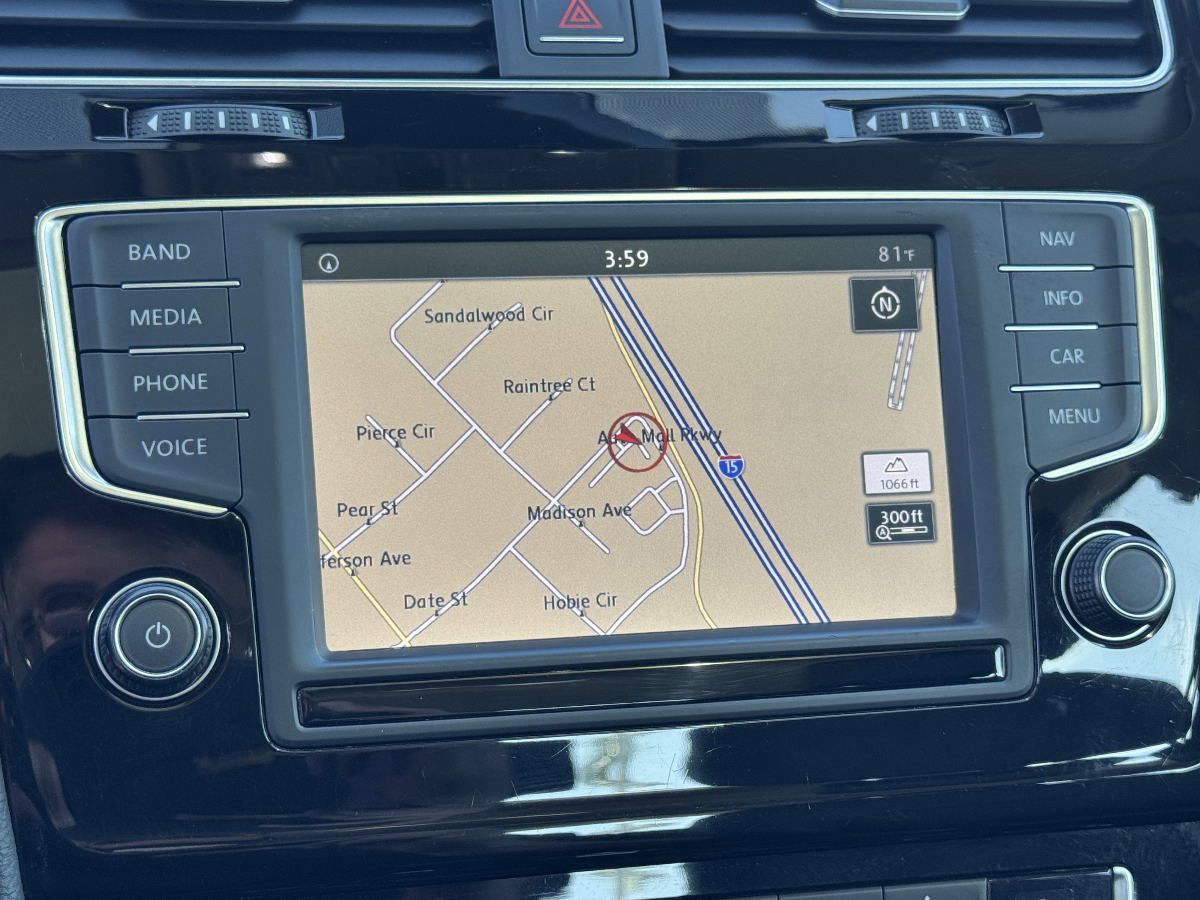 Used 2017 Volkswagen Golf SEL FWD image 27