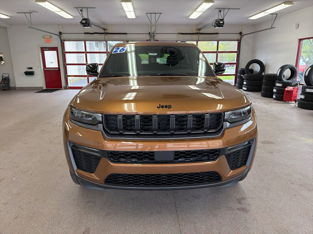 New 2026 Jeep Grand Cherokee Limited w/ Limited Altitude Package AWD/4WD image 2