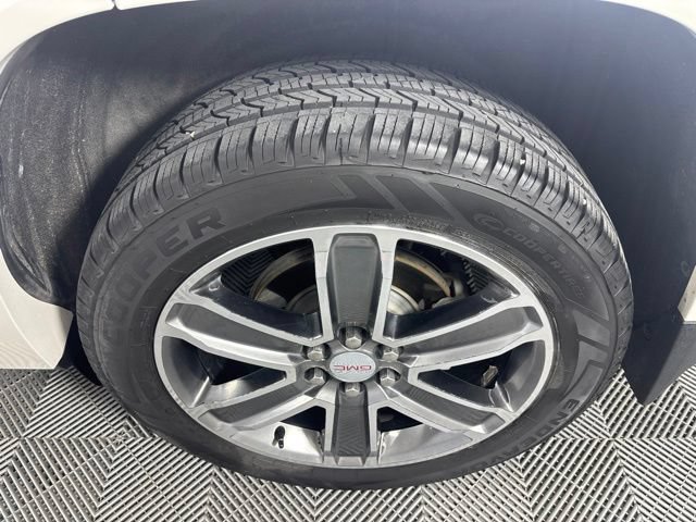 Used 2018 GMC Acadia Denali w/ Technology Package AWD/4WD image 44