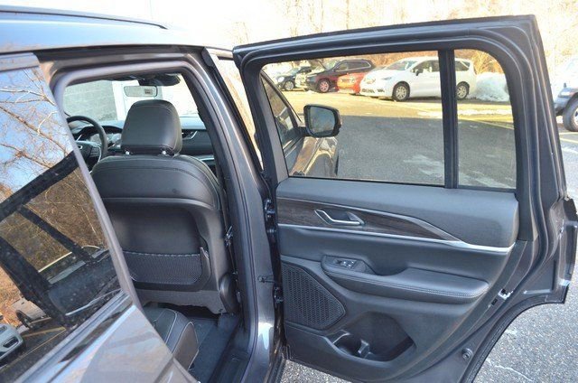 New 2025 Jeep Grand Cherokee Limited image 31