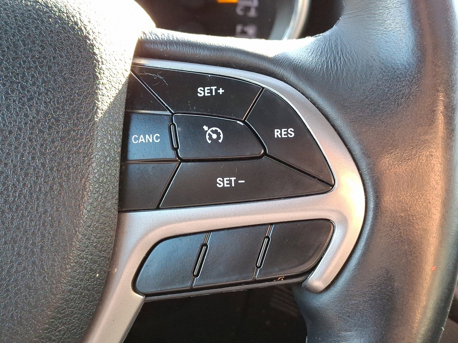 Used 2018 Jeep Grand Cherokee Altitude image 22