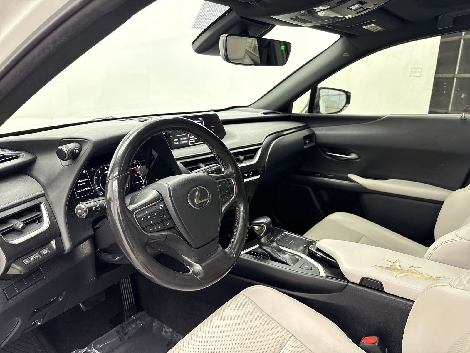 Used 2019 Lexus UX 200 w/ Premium Package image 12