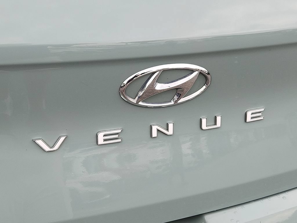 Used 2025 Hyundai Venue SEL FWD image 30