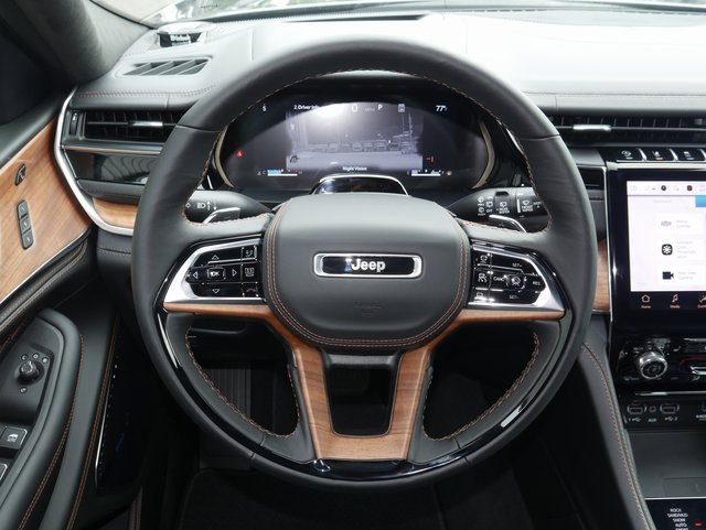 New 2025 Jeep Grand Cherokee Summit image 21