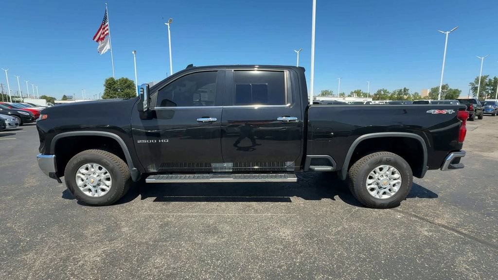 Used 2024 Chevrolet Silverado 2500 LTZ AWD/4WD image 5