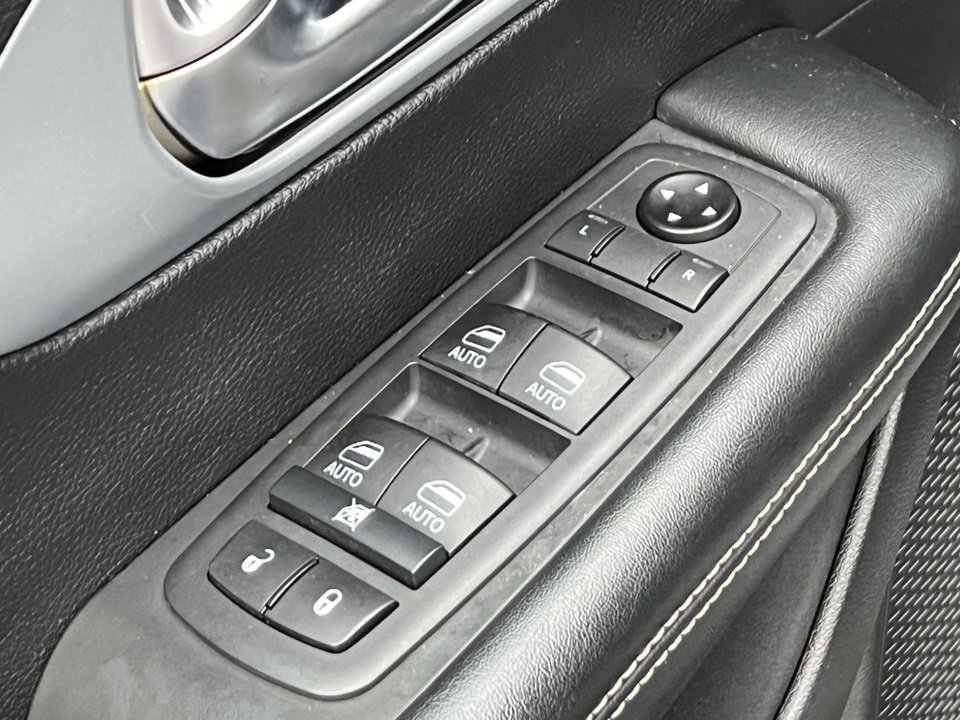 Used 2020 Chrysler Pacifica Touring-L Plus image 18