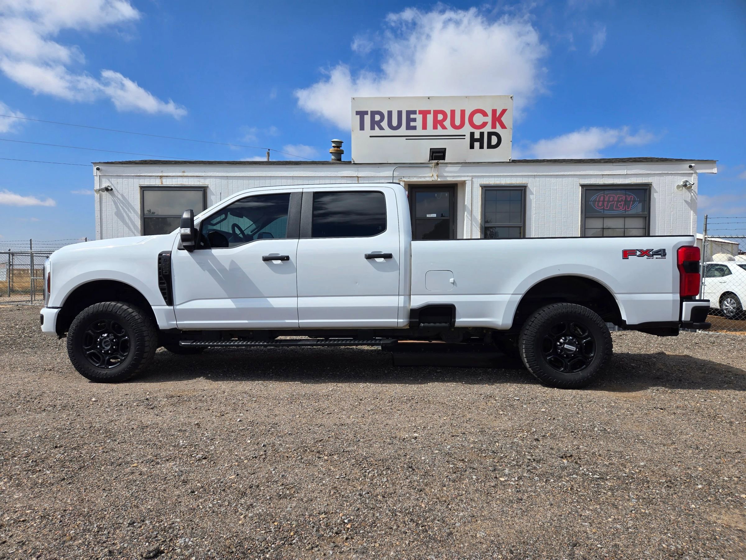 Used 2024 Ford F250 XL w/ STX Appearance Package AWD/4WD image 2