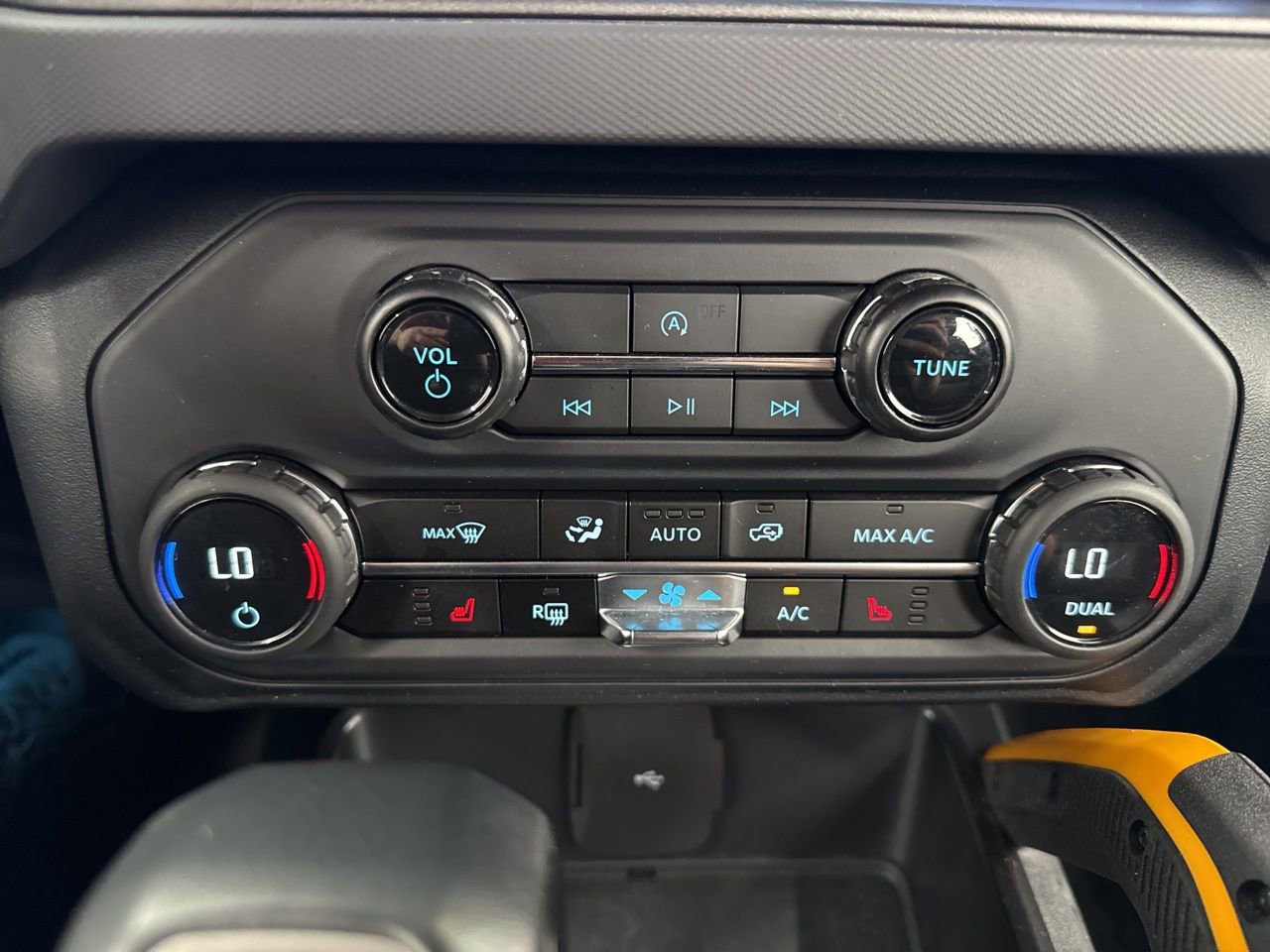 Used 2024 Ford Bronco Badlands w/ Sasquatch Package image 27