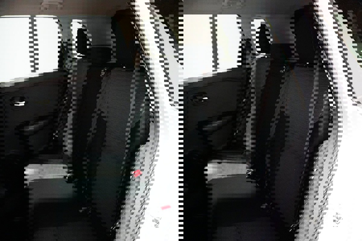 Used 2021 Nissan Rogue SV image 14