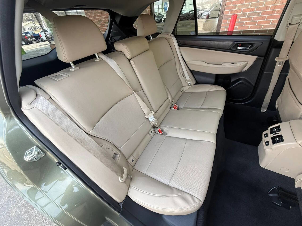 Used 2017 Subaru Outback 2.5i Limited image 10