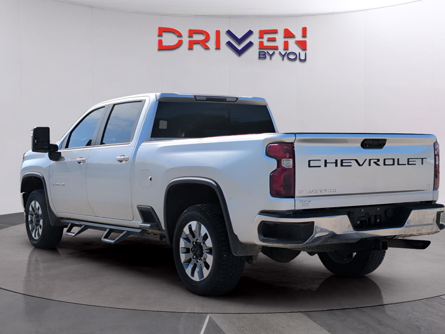 Used 2023 Chevrolet Silverado 2500 LT w/ Convenience Package image 3