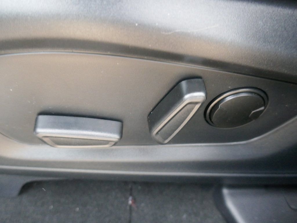 New 2026 Ford Explorer ST-Line w/ ST-Line Street Pack image 14