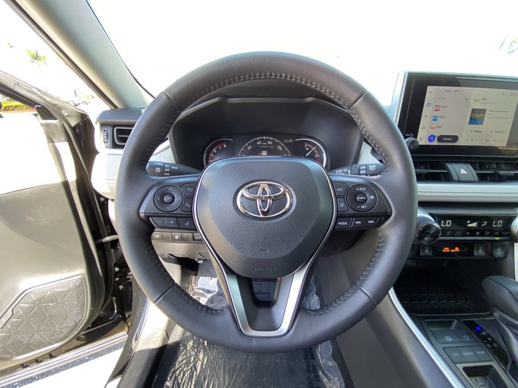 Certified 2025 Toyota RAV4 XLE w/ Convenience Package FWD image 25