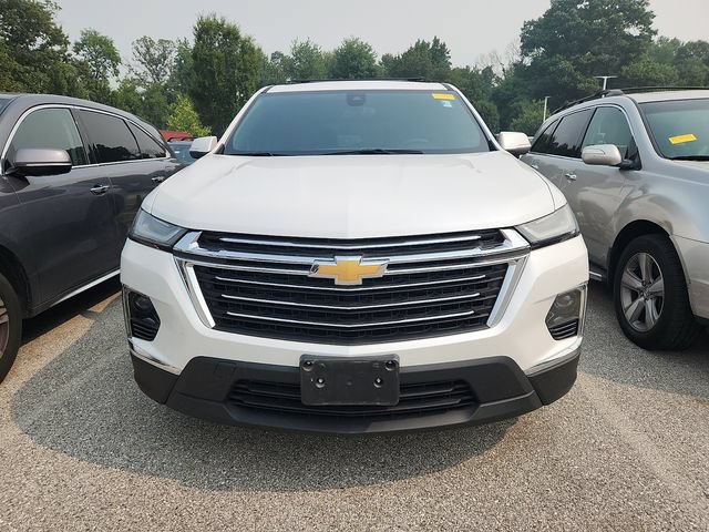 Used 2023 Chevrolet Traverse LT FWD image 2